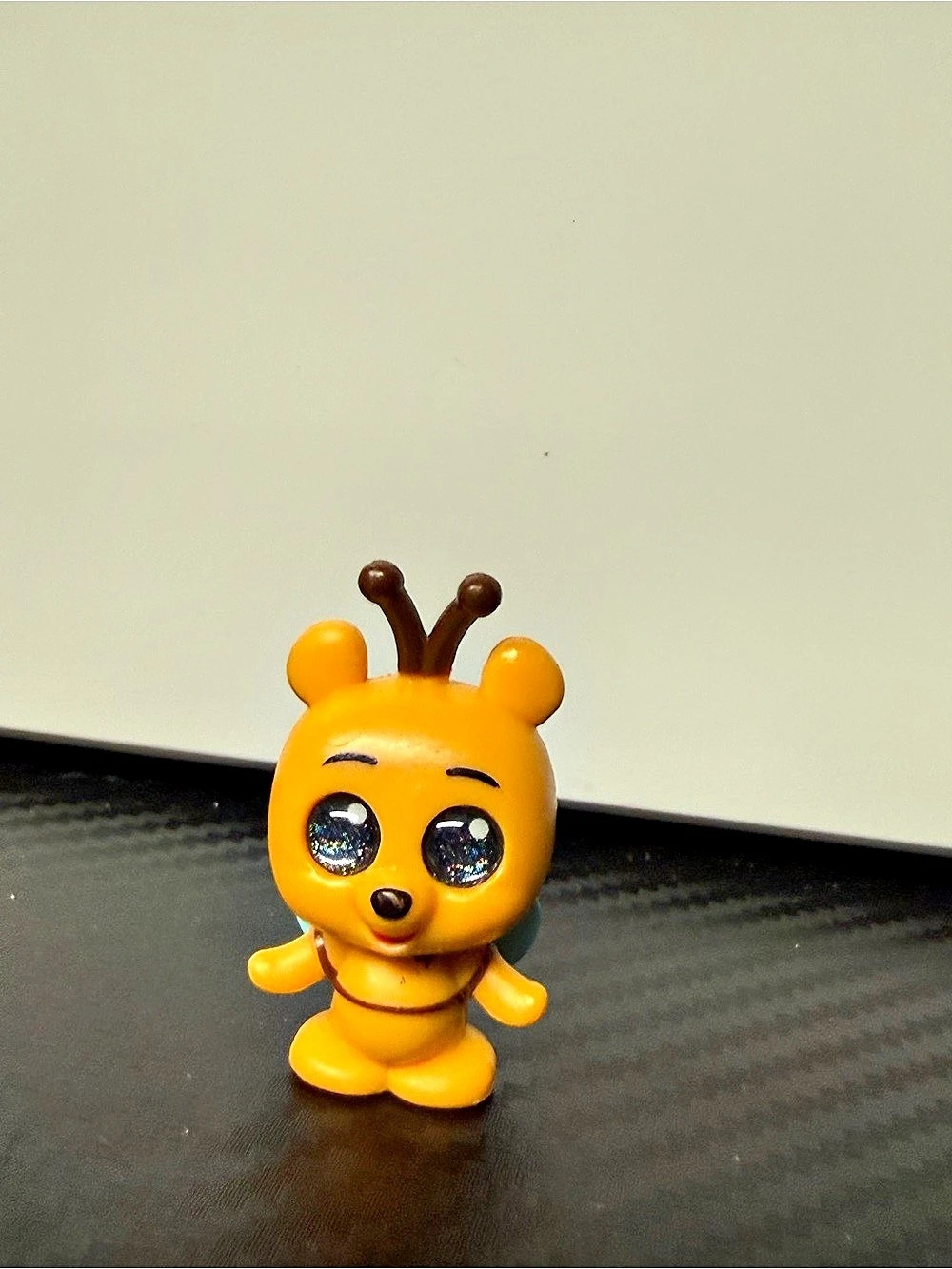Disney Doorables Costume Cuties Winnie the Pooh Bumblebee Figure Doorables